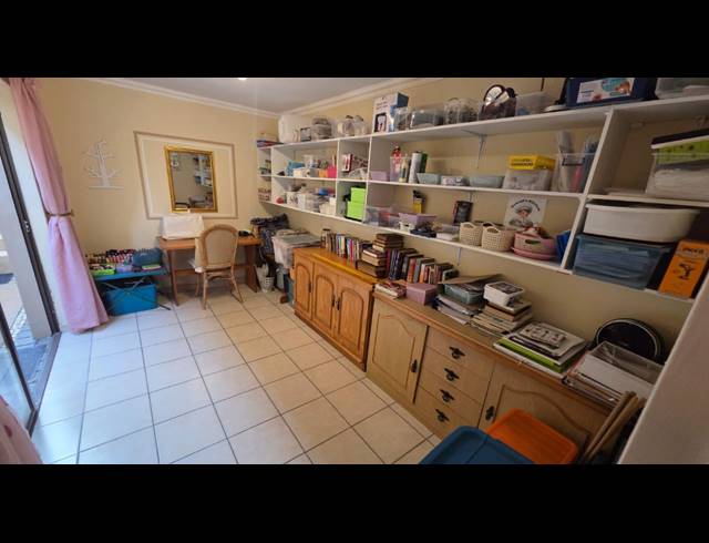 5 BEDROOM HOUSE FOR SALE IN BRACKENHURST